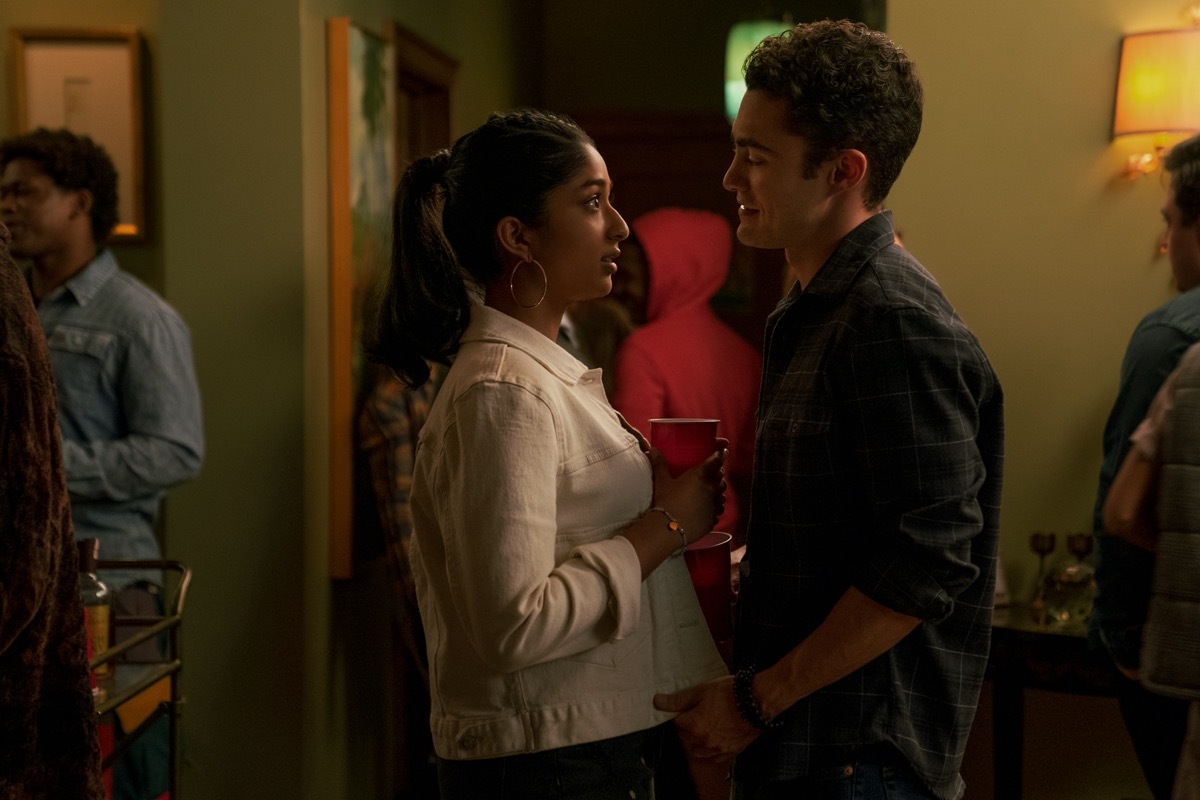 Maitreyi Ramakrishnan and Darren Barnet in Never Have I Ever