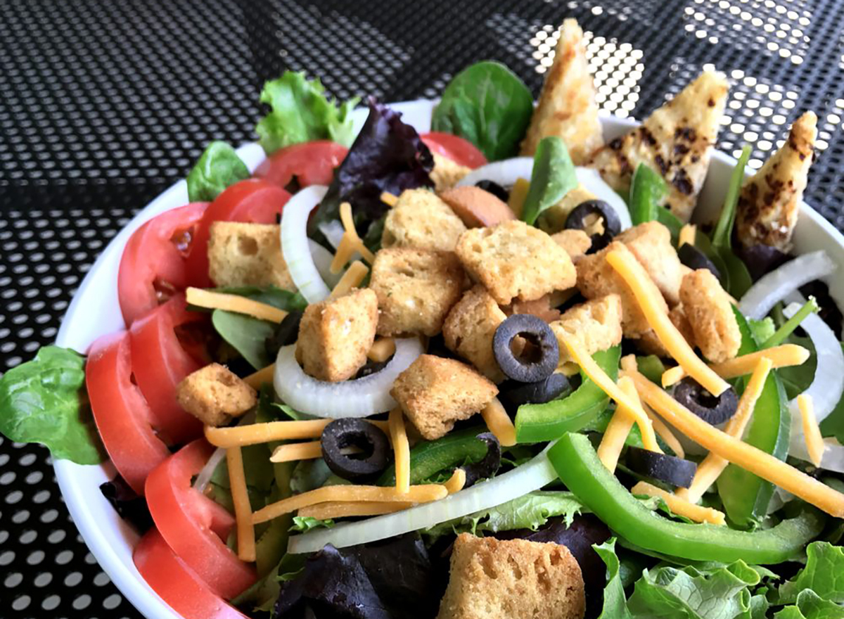 veggie salad with olives and croutons