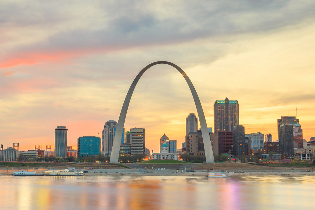 St. Louis Arch Tourist Traps That Locals Hate