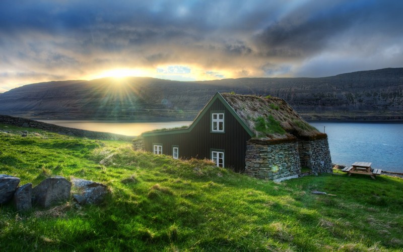 amazing-fairytale-grass-roofs-of-scandinavia-02