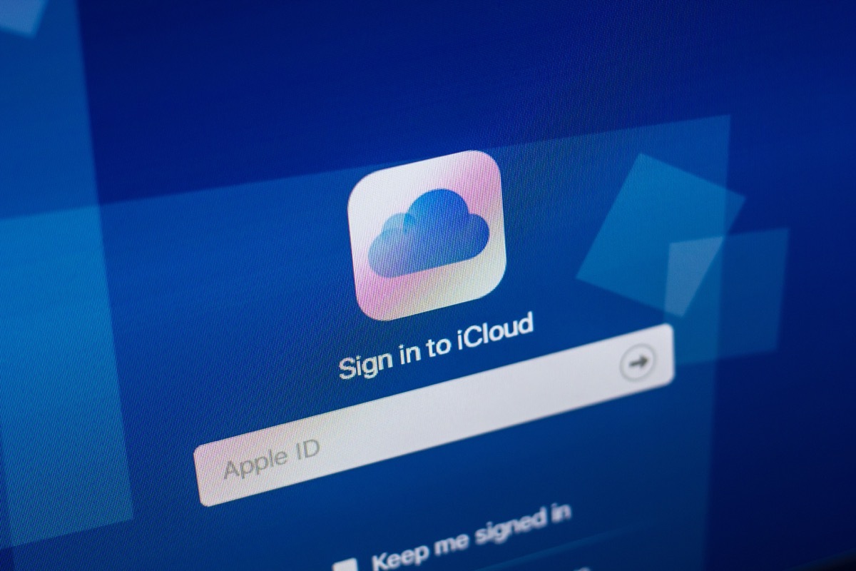 icloud storage sign in page on computer, modern tech