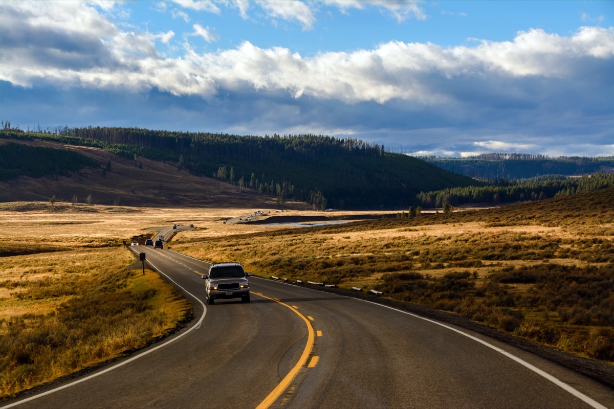 driving in yellowstone national park