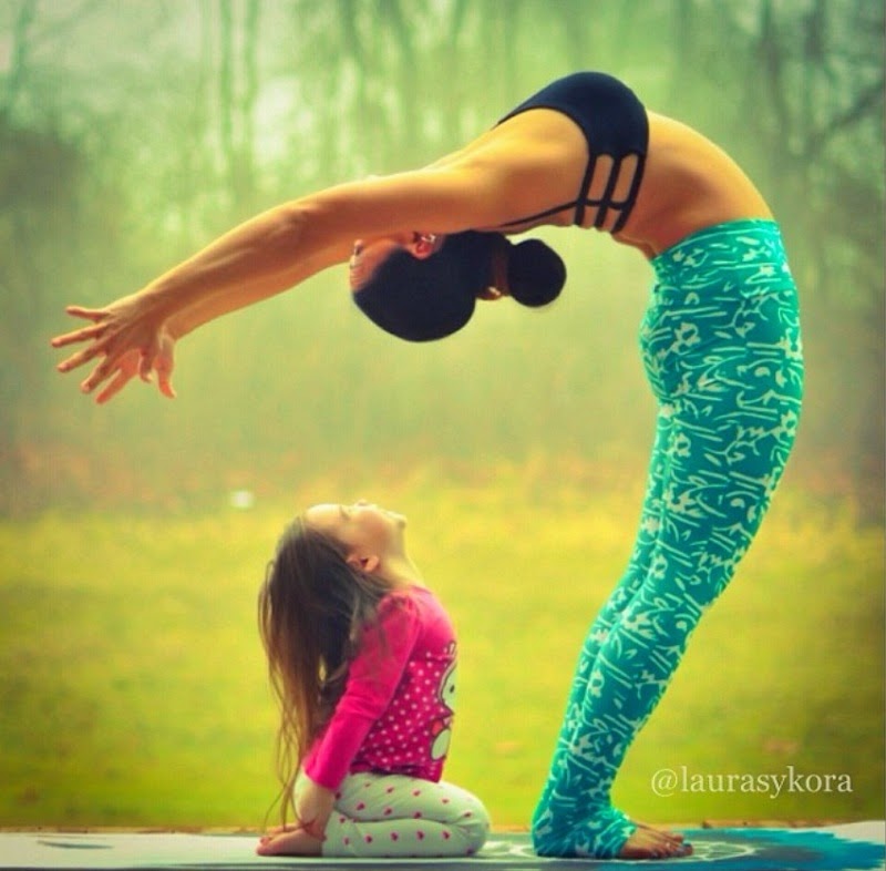 Laura and Mini, Yoga Mother and Daughter Who Conquered the World