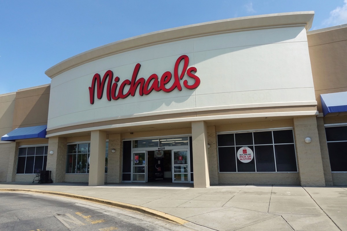 micheal's store entrance