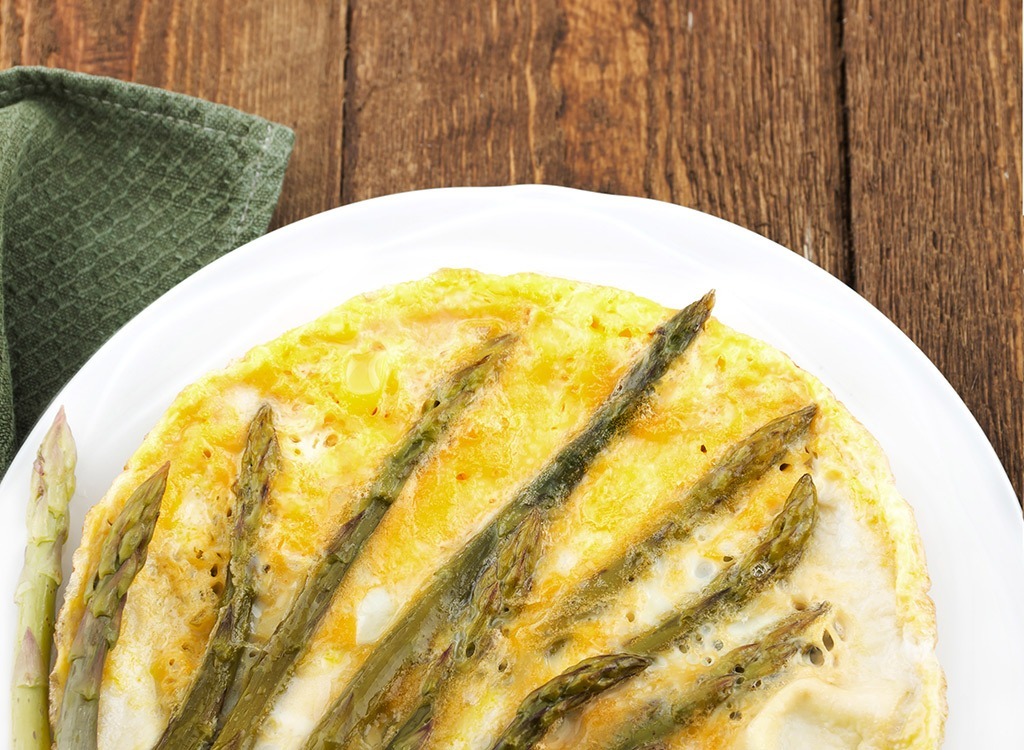 Asparagus omelet