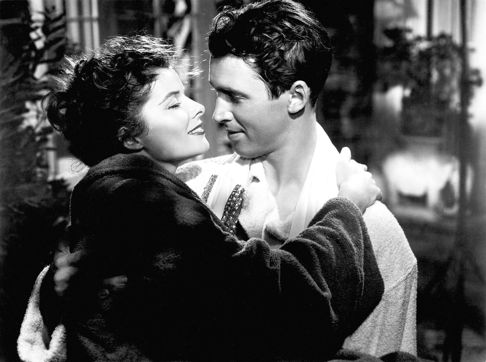 katharine hepburn and james stewart in the philadelphia story