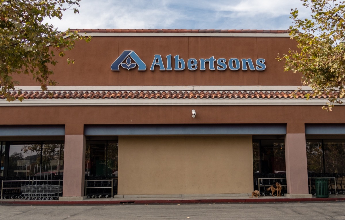 Exterior of Albertsons Grocery Store in Laguna, Niguel, California