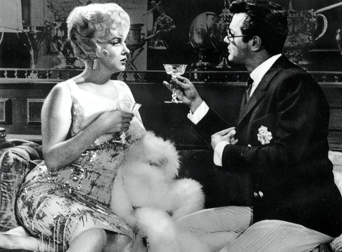 Marilyn Monroe and Tony Curtis in 