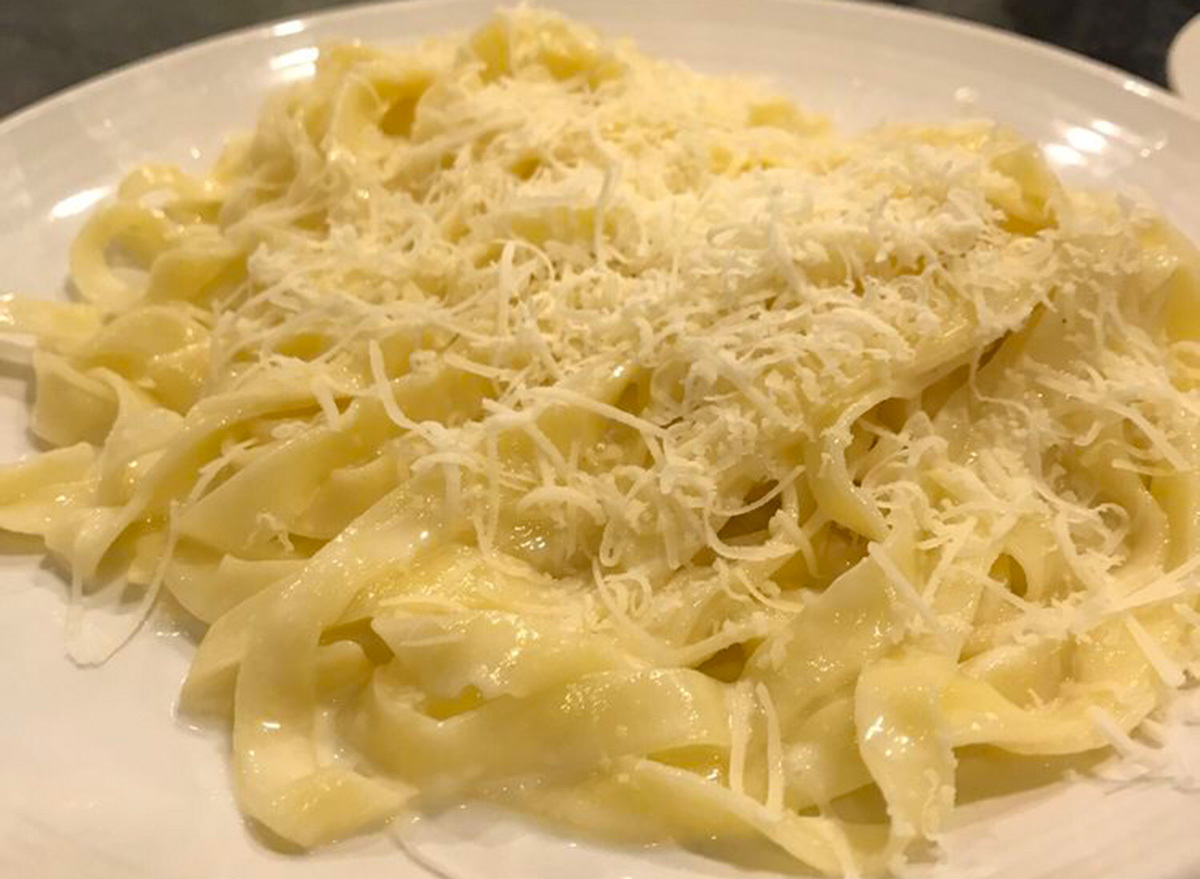 carrabbas fettucine alfredo on a white plate