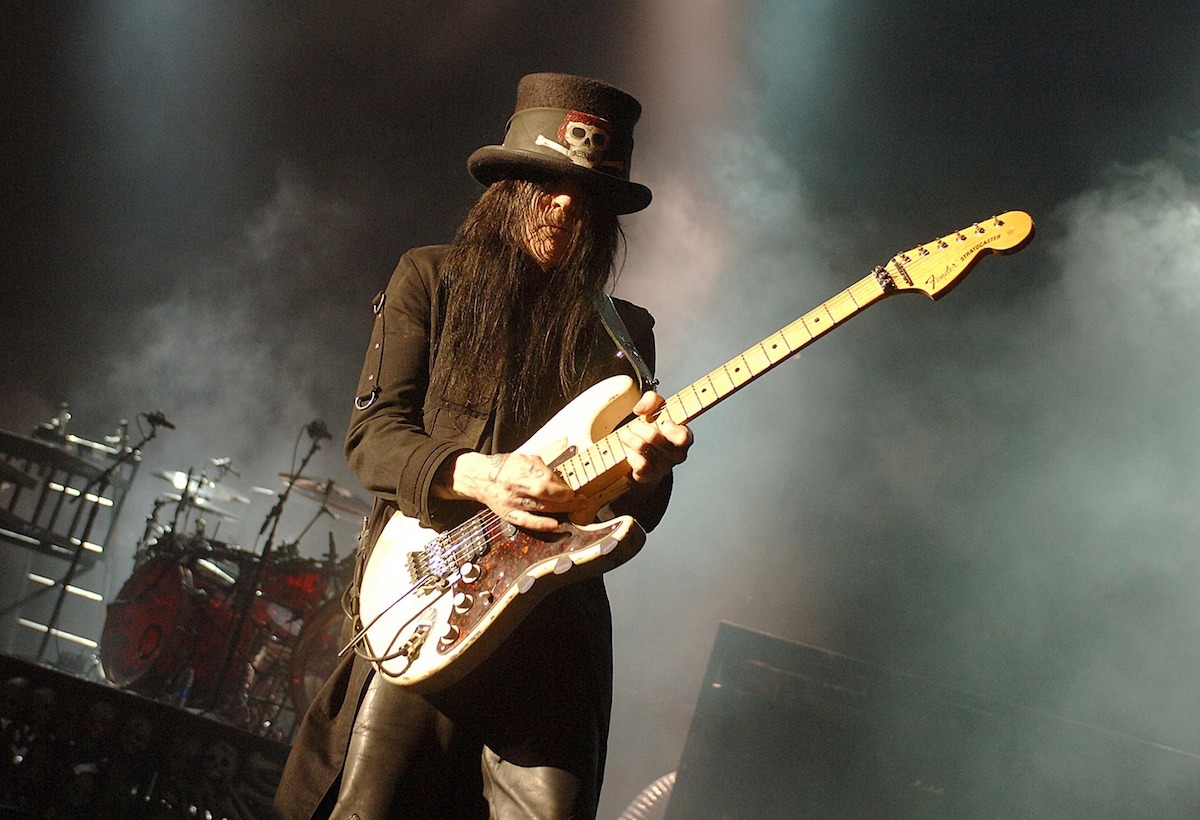 Mick Mars performing in London in 2007