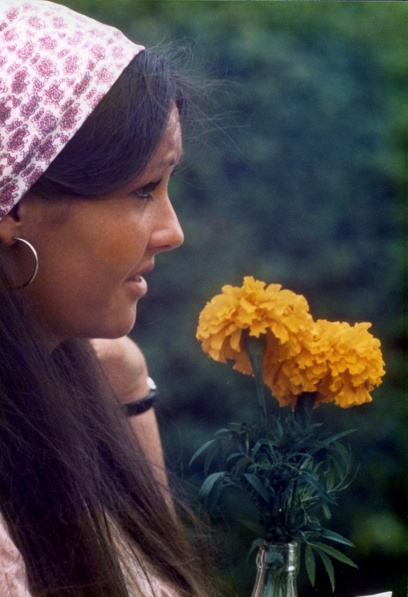 head scarf 1970s style