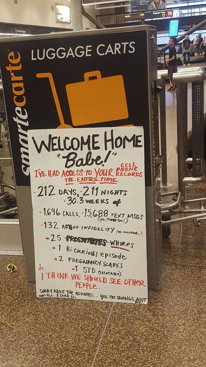 Funny Creative Airport Greeting Signs That Impossible to Miss [85 pics]