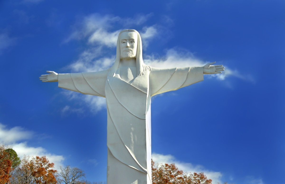 christ of the ozarks statue in arkansas, iconic state photos 