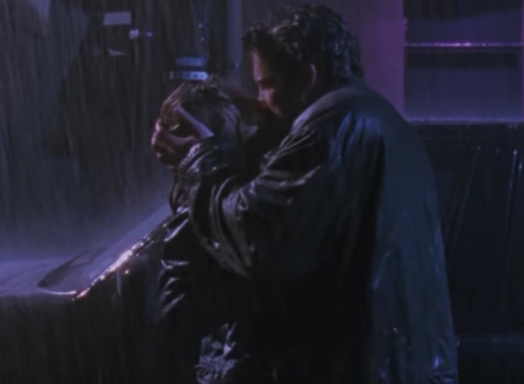 chasing amy making out in the rain