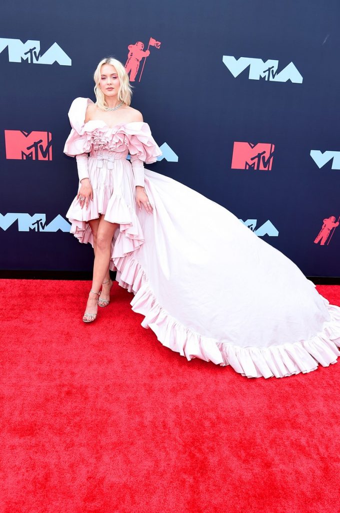 Zara Larsson | Hottest VMA 2019 Looks | Her Beauty