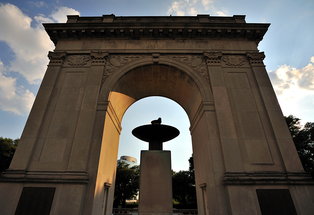 Newport News, longest-living cities, arch