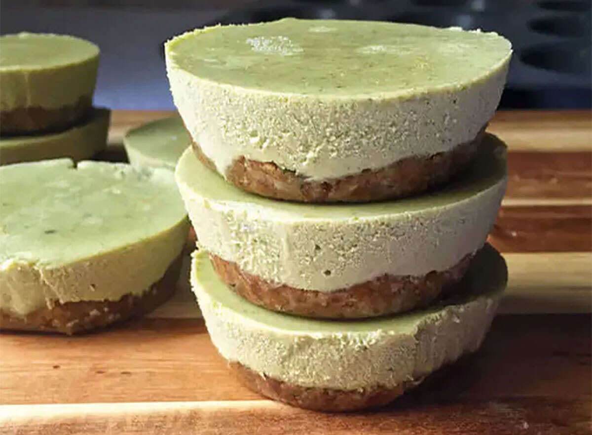 vegan matcha cheesecakes