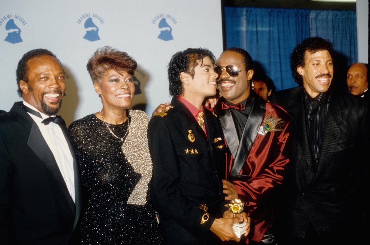 Quincy Jones, Dionne Warwick, Michael Jackson, Stevie Wonder, and Lionel Richie in 1986