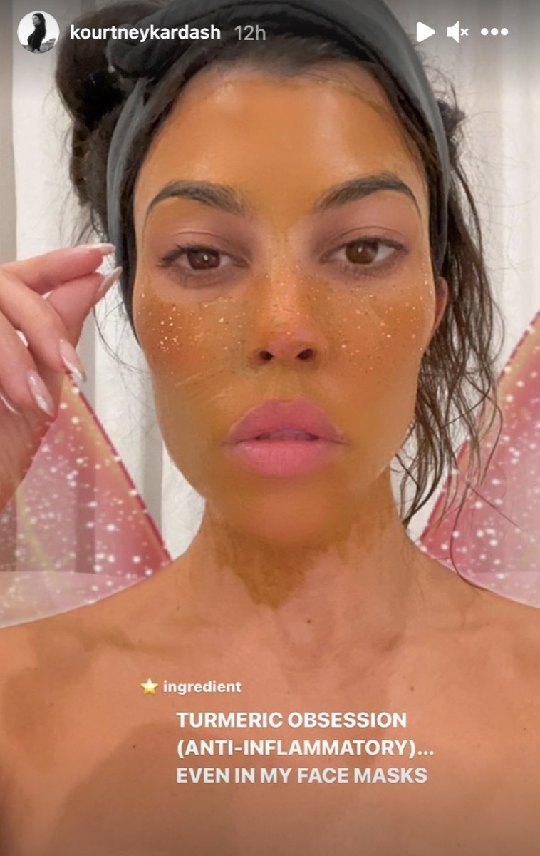 kourtney kardashian in yellow turmeric mask