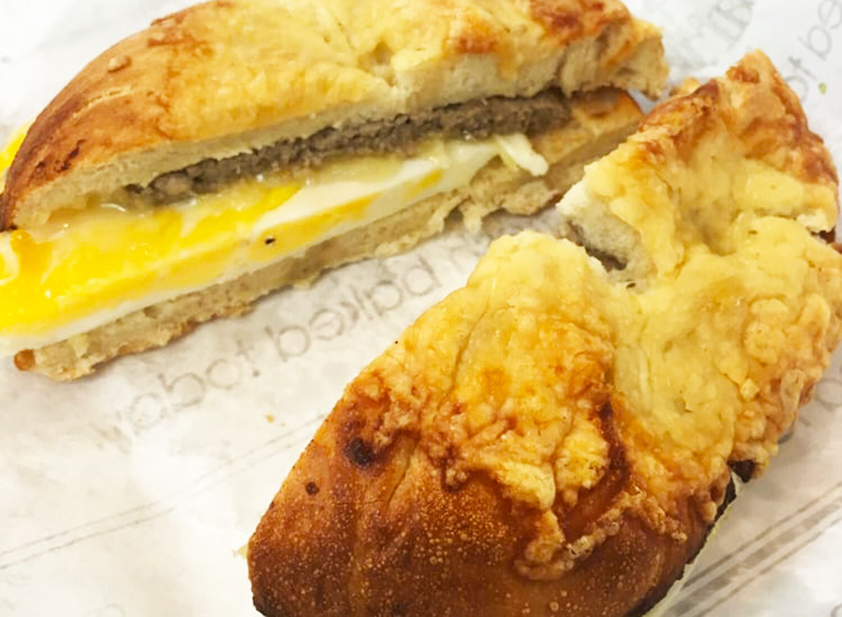 au bon pain sausage egg cheese