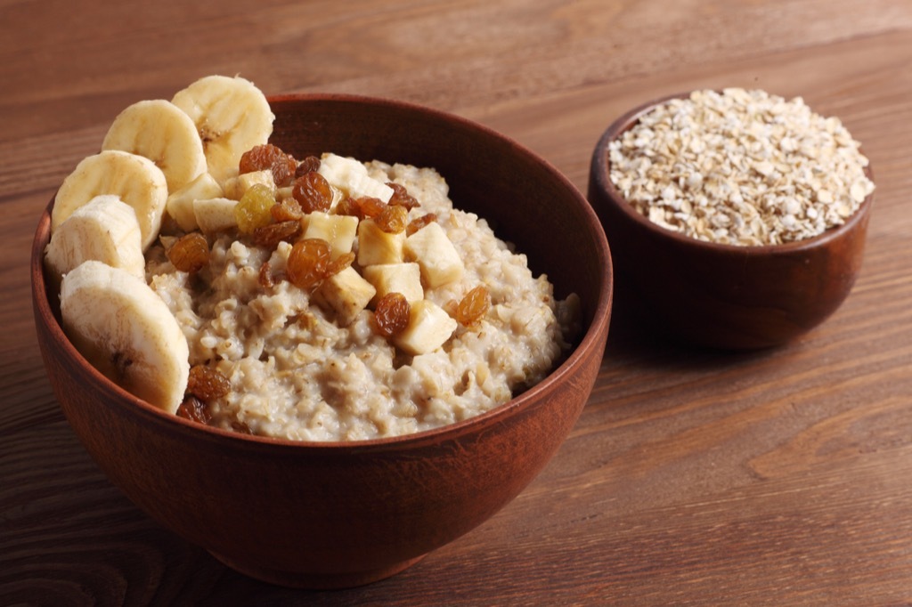 Oatmeal and raisins and bananas for low blood pressure look younger oats healthy man