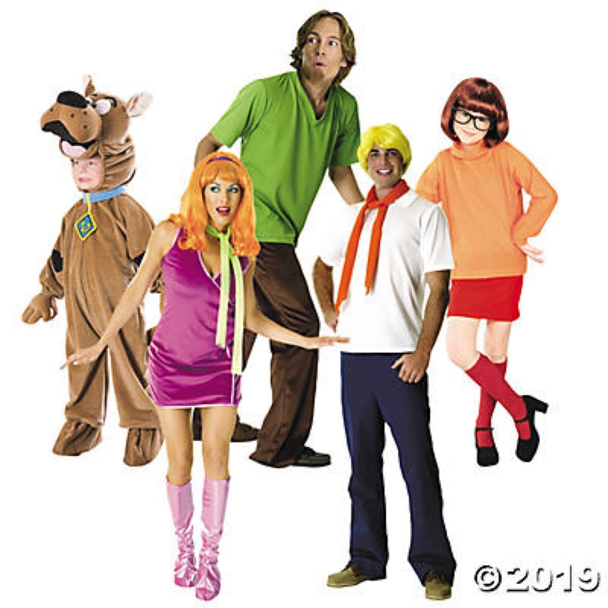 group dressed up as scooby doo characters, family halloween costumes