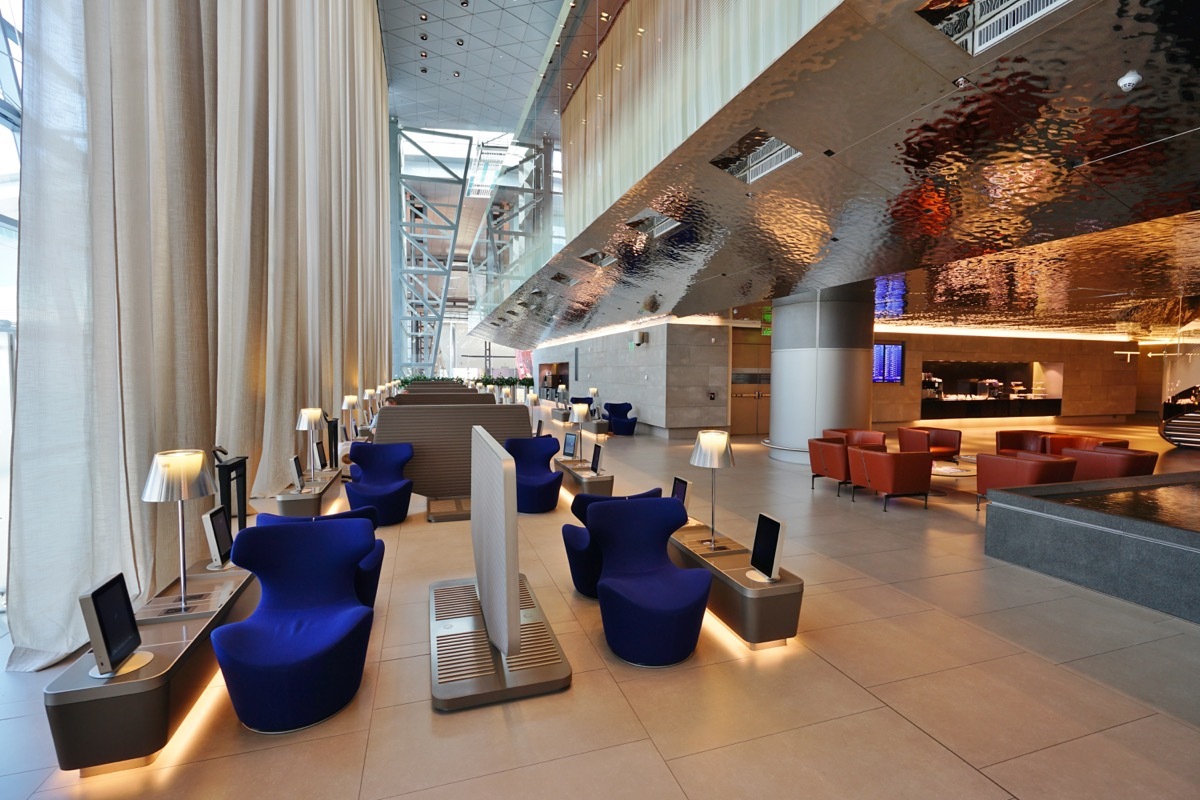 hamad international airport first class business lounge, luxury airport lounges