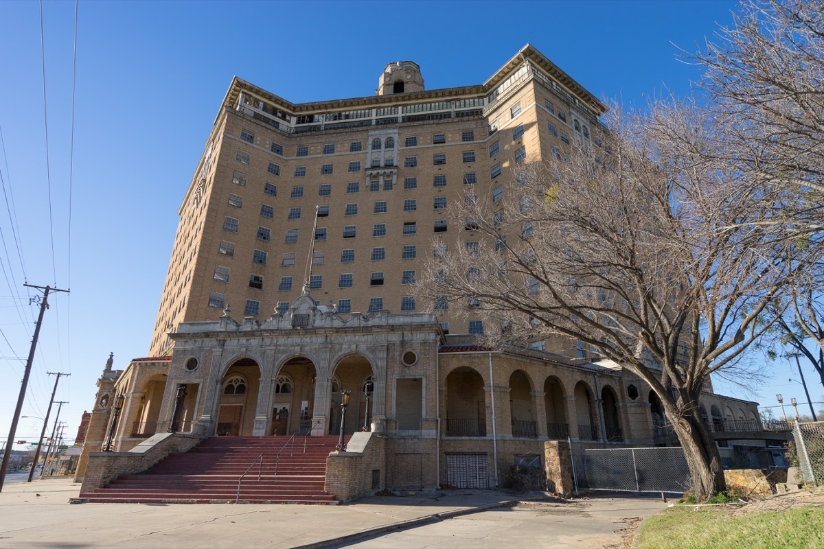 Baker Hotel Texas creepiest abandoned buildings