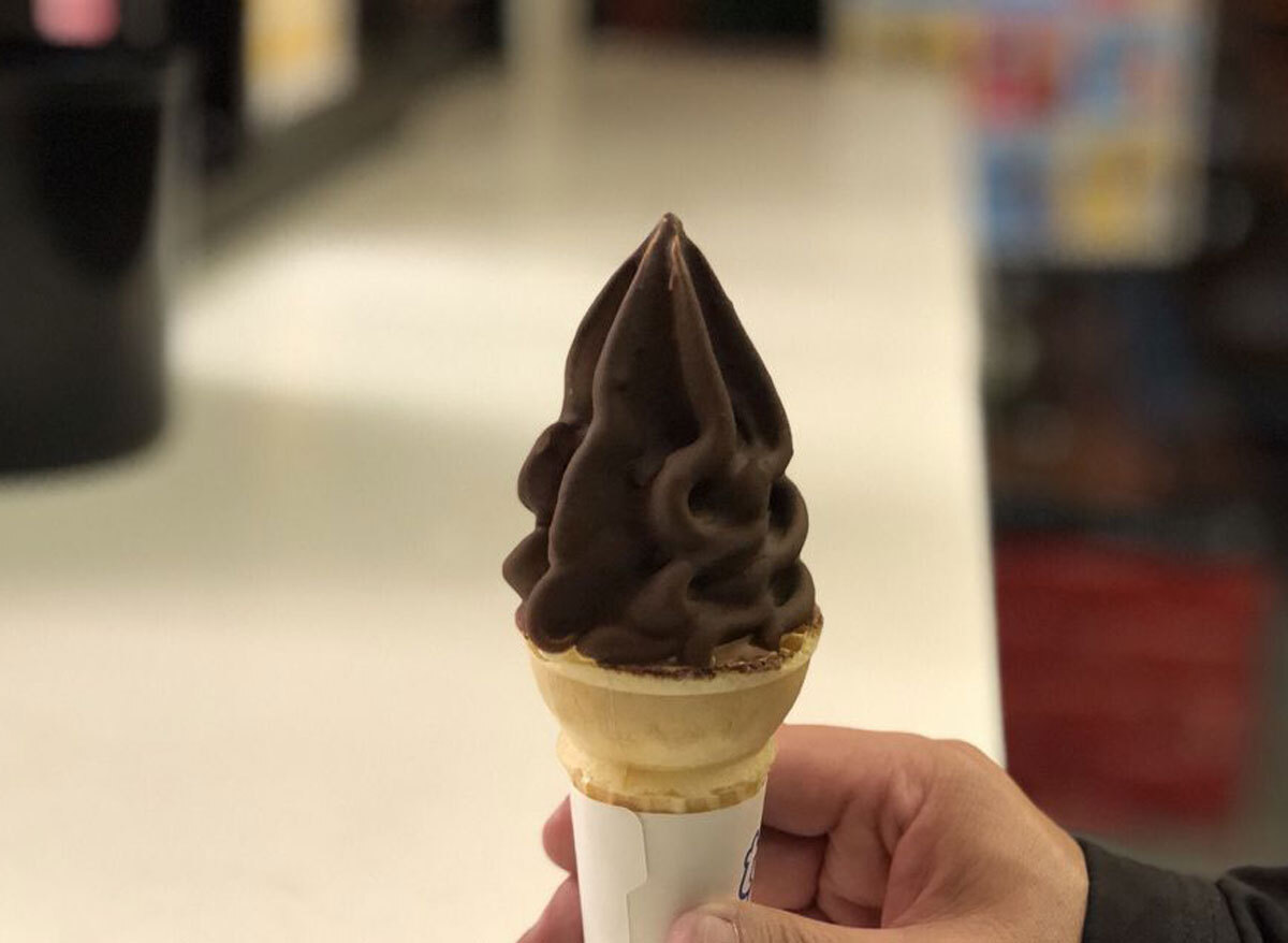 wienerschnitzel chocolate dipped soft serve