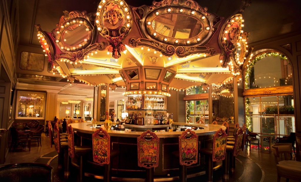 Hotel Bars, Carousel